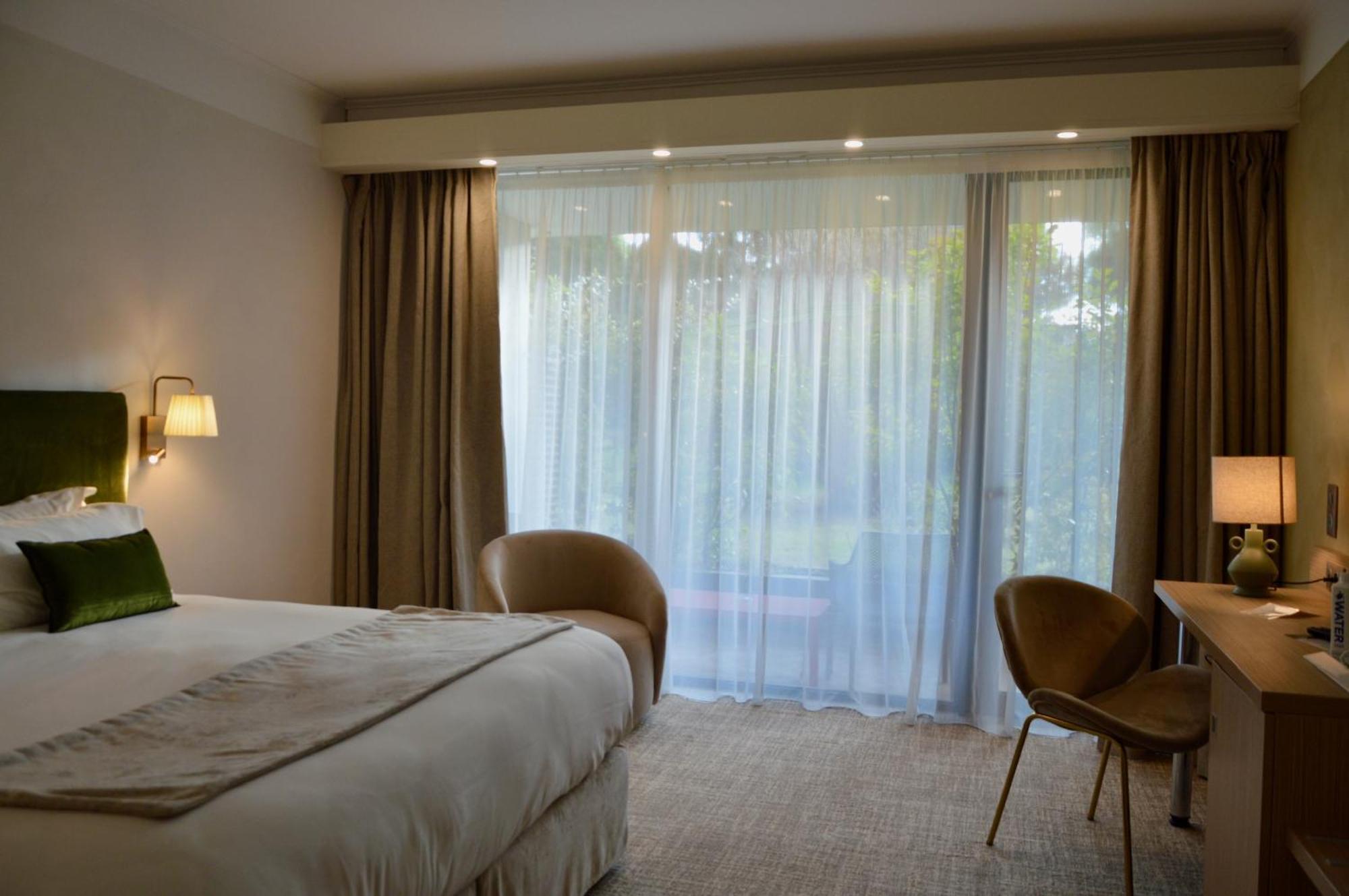 Best Western Sevan Parc Hotel Pertuis Exterior photo
