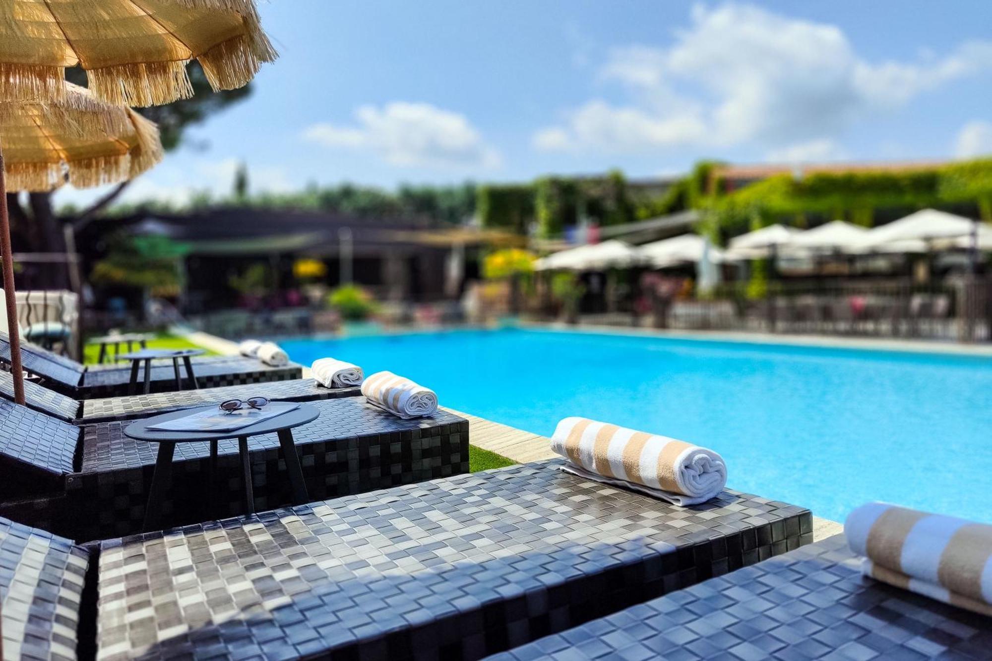 Best Western Sevan Parc Hotel Pertuis Exterior photo