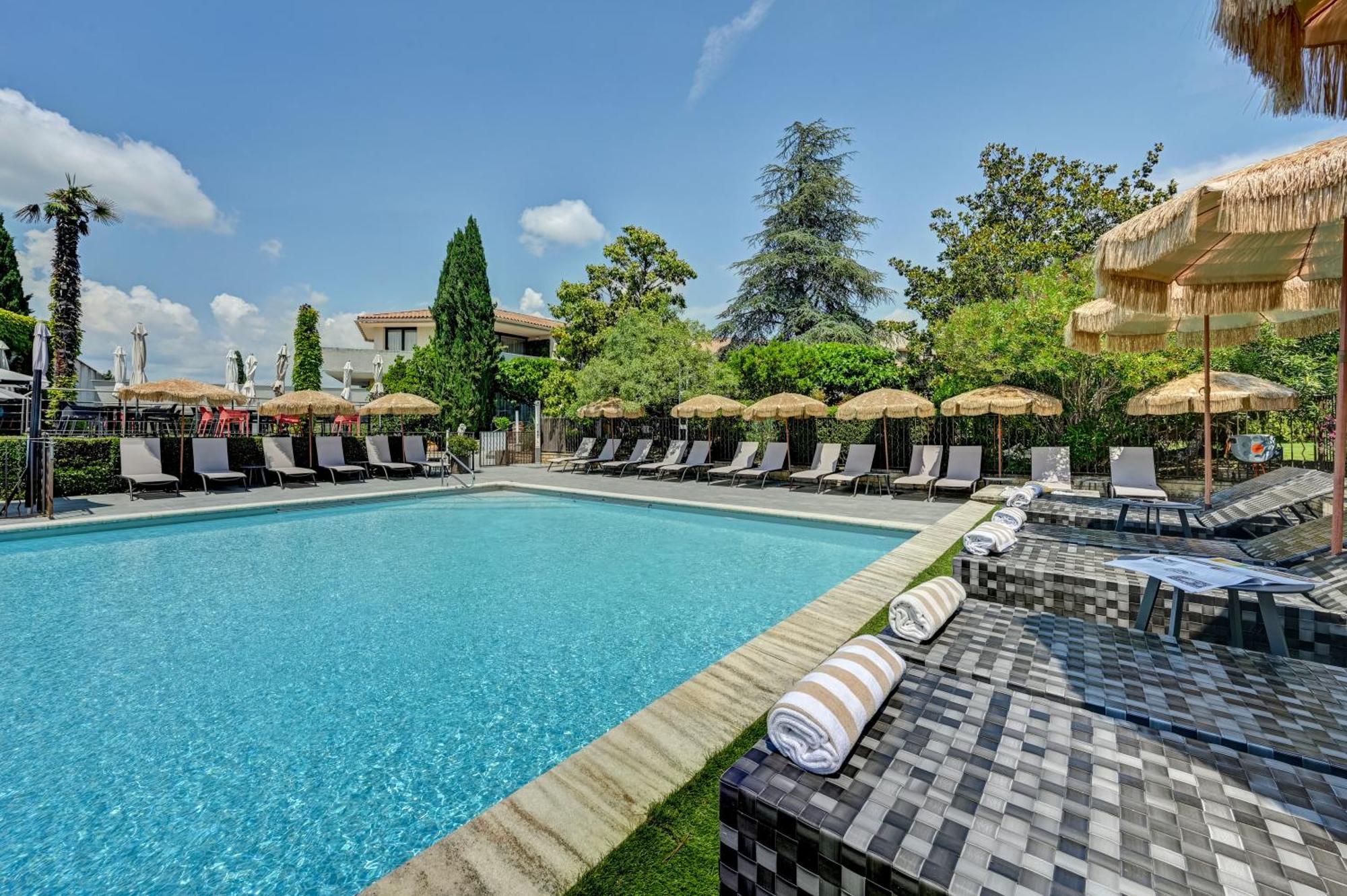 Best Western Sevan Parc Hotel Pertuis Exterior photo